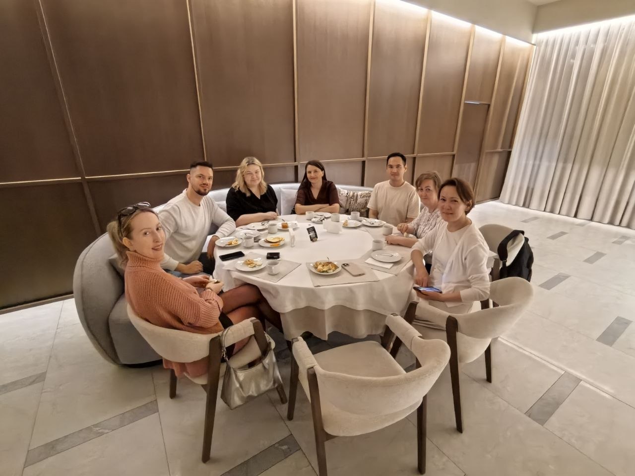 �������